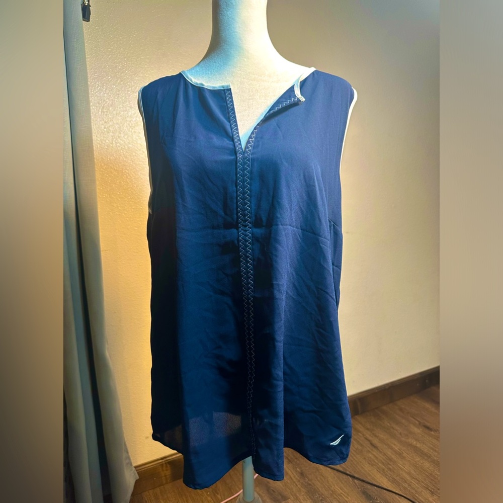 NWT náutica sleeveless sheer blouse with white border and stitching women size l